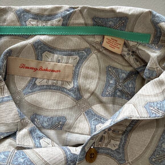 Tommy Bahama Men's Size Medium Cream 100% Silk Geometric Short Sleeve Shirt - Picture 3 of 10